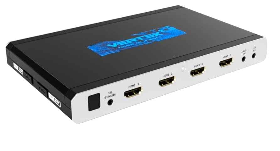 Switch HDMI HDfury Vertex 2 photographié en biais sur fond blanc, avec le capteur IR et les quatre entrées HDMI le long du bord avant